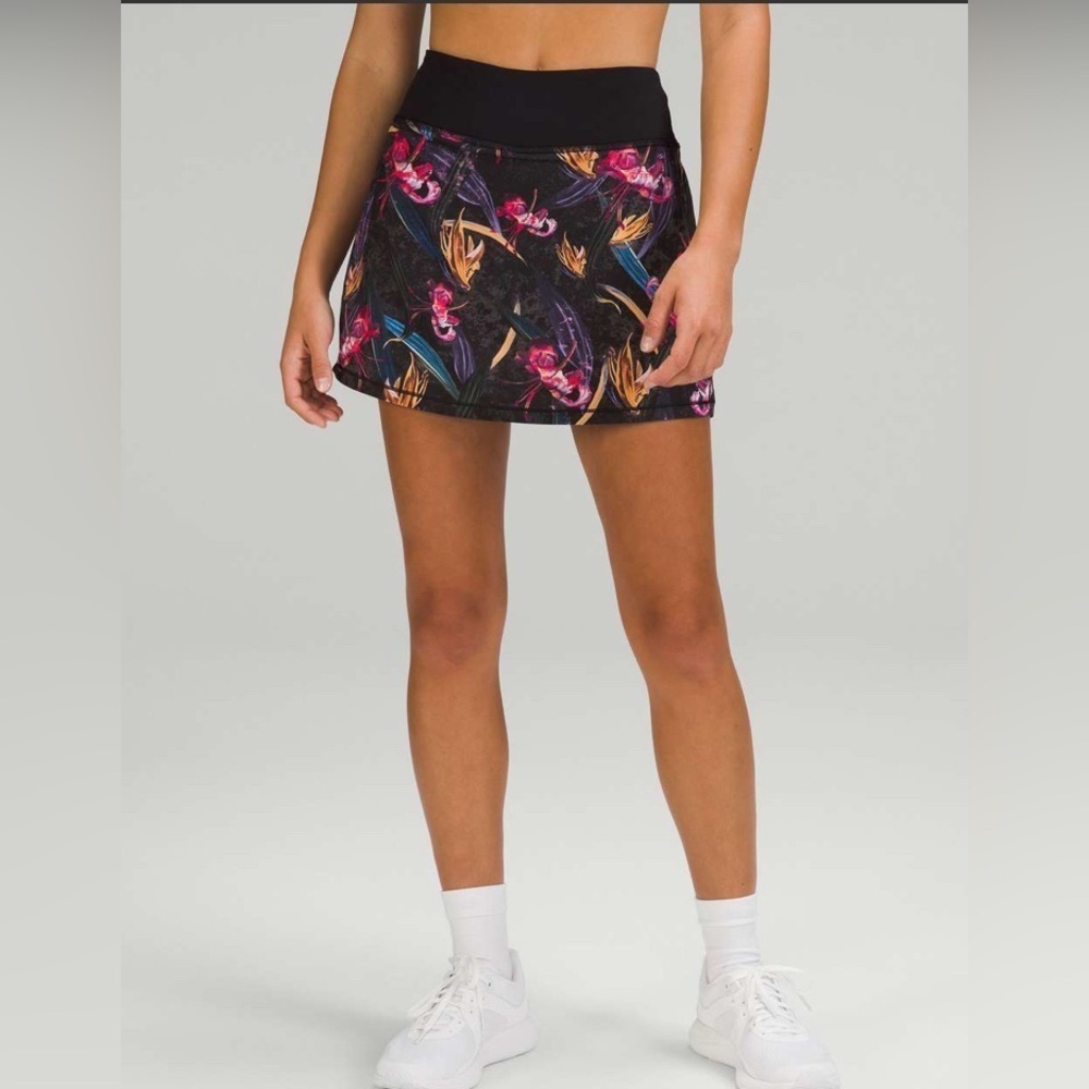 Lululemon Pace Rival Mid-Rise Skirt *Long
Veiled Floral Black Multi
